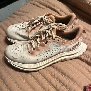 HOKA Kawana 2